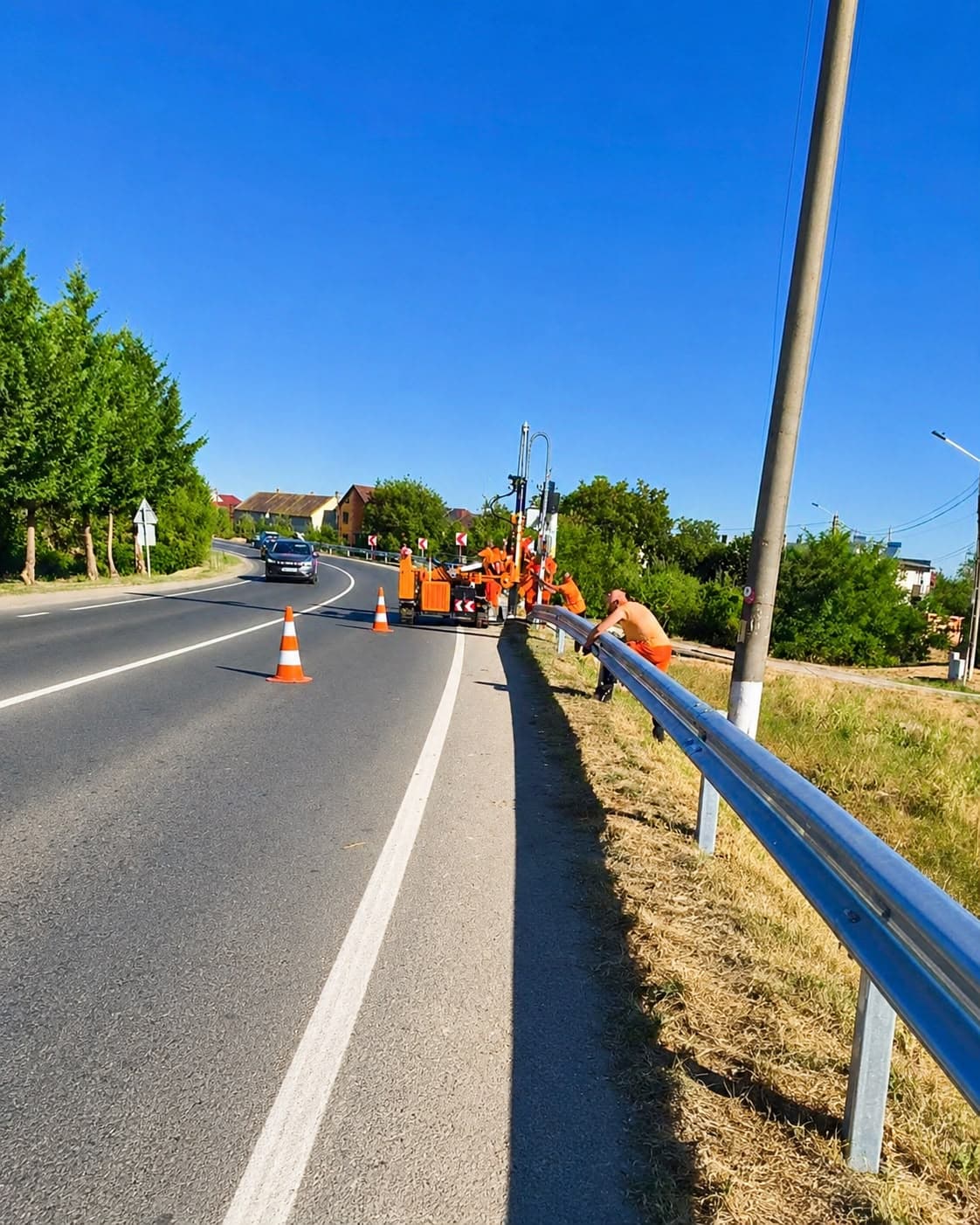 DRDP Timișoara înlocuiește parapetele avariate pe DN 59 și DN 58B
