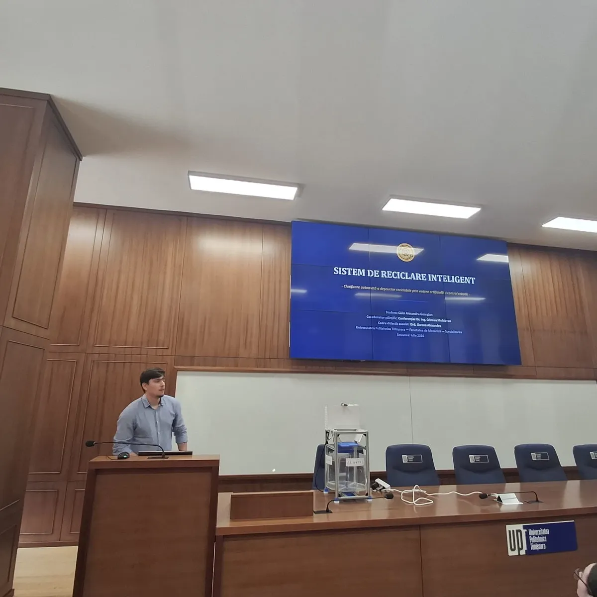 Absolvenții Facultății de Mecanică din Timișoara și-au prezentat proiectele în fața marilor angajatori. Cele mai bune au fost premiate