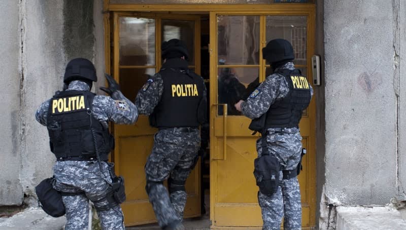 52 de percheziții într-un dosar de evaziune fiscală. Descinderi și în Timiș
