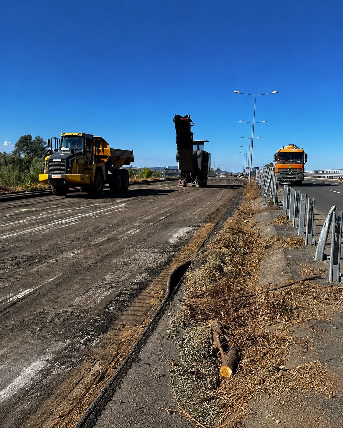 Lucrările avansează pe A1 Margina–Holdea. Stația de asfalt a început producția, iar primele grinzi sunt montate