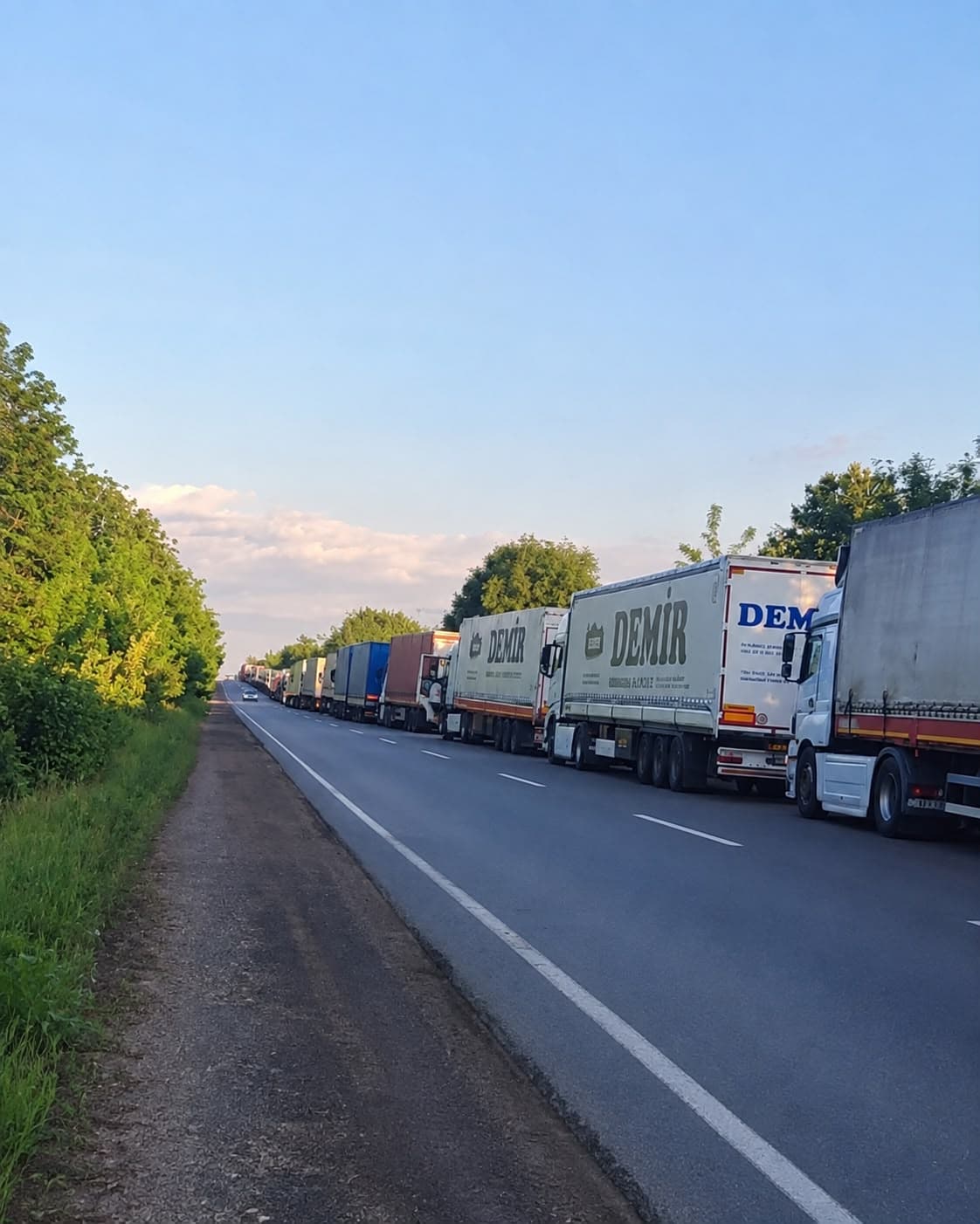 Protest la granița cu Serbia. Două puncte de trecere din Timiș, afectate de luni