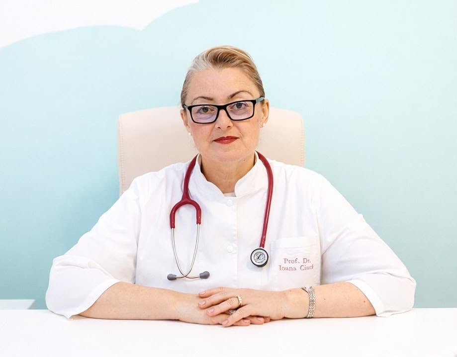 Alergia la ambrozie poate declanșa simptome de astm la copii. Avertismentul unui medic din Timișoara